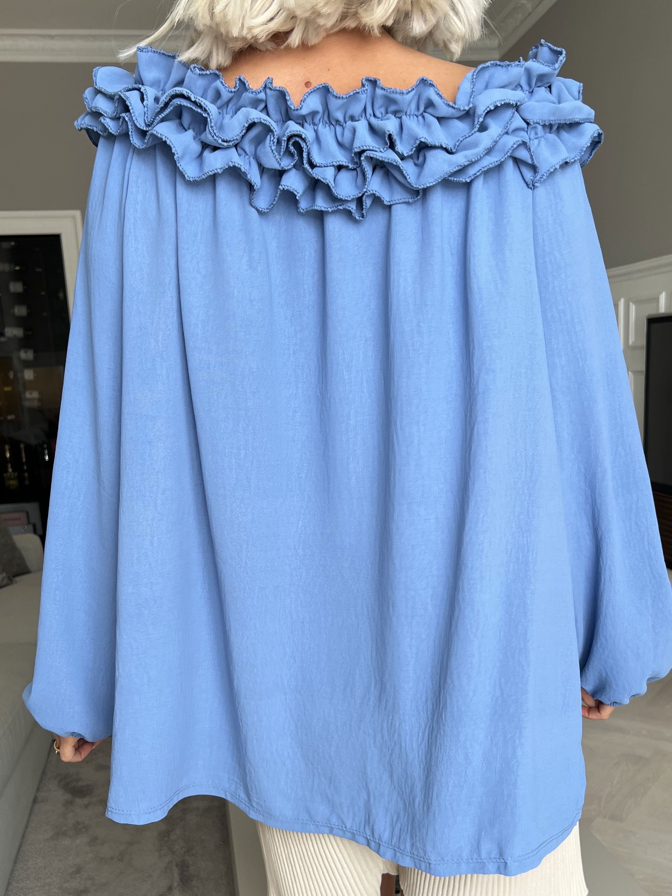 Chili - Fineste tunika bluse med flæser i udskæringen